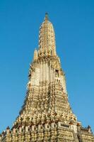 wat arun tempio a tramonto punto di riferimento di bangkok, Tailandia. foto