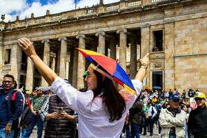 bogotà, Colombia, giugno 2023, tranquillo, calmo protesta marce contro il governo di gustavo petro chiamato la marcha de la maioria foto