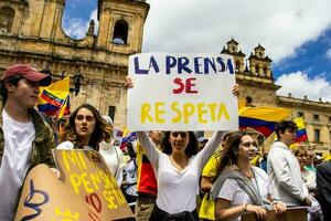 bogotà, Colombia, giugno 2023, tranquillo, calmo protesta marce contro il governo di gustavo petro chiamato la marcha de la maioria foto