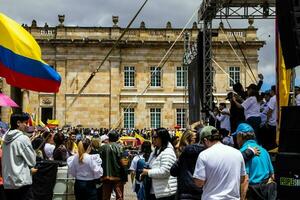 bogotà, Colombia, giugno 2023, tranquillo, calmo protesta marce contro il governo di gustavo petro chiamato la marcha de la maioria foto