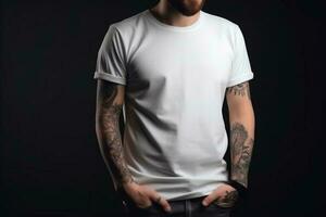 ai generativo uomo nel vuoto bianca maglietta su buio sfondo. modello per design foto