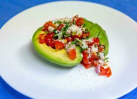 avocado insalata con formaggio foto