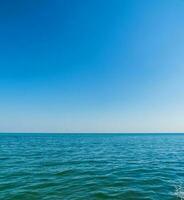 Visualizza blu mare blu sfondo Guarda calma paesaggio punto di vista estate natura tropicale mare bellissimo oceano acqua bangsen spiaggia est Tailandia Chonburi esotico orizzonte. foto