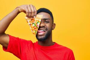 uomo tipo in linea nero Sorridi obesità sfondo cibo Pizza cibo contento consegna veloce foto