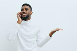 mobile uomo giovane Telefono tecnologia Sorridi Messaggio africano contento nero uomo d'affari foto