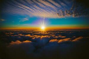 il sole è ambientazione al di sopra di il nuvole nel il cielo. ai generato foto