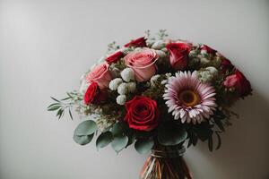 un' vaso pieno con rosso e rosa fiori. ai generato foto