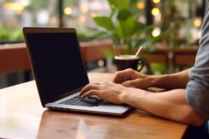 giovane uomo lavori a un' computer nel il ufficio. libero professionista Lavorando a partire dal un' il computer portatile. attività commerciale, formazione scolastica concetto. generativo ai foto