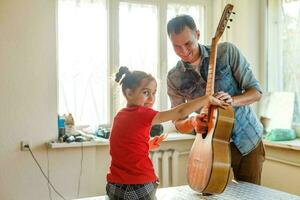 acustico chitarra incordatura, per rendere un' riparazione foto