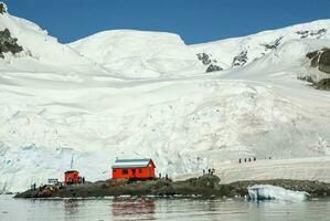 scientifico base argentina, almirante Marrone, Paradiso baia, antartico penisola. foto