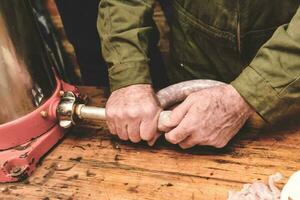 mani fabbricazione fatti in casa salsicce, patagonia, argentina foto