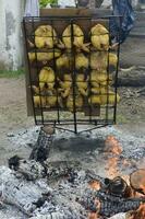 barbecue, salsiccia e mucca costole, tradizionale argentino cucina foto