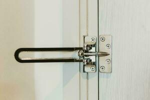 inossidabile acciaio porta guardia cancello chiavistelli swing bar porta serratura catena scassinatore prova lucchetto porta chiusura. foto