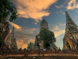 ayutthaya storico parco, antico e bellissimo tempio nel ayutthaya periodo wat chaiwatthanaram, Tailandia foto