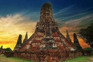ayutthaya storico parco, antico e bellissimo tempio nel ayutthaya periodo wat chaiwatthanaram, Tailandia foto