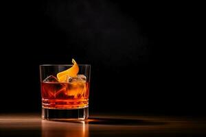 ideale Sazerac cocktail buio sfondo con vuoto spazio per testo foto