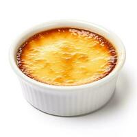 delizioso creme brulee isolato su bianca sfondo foto