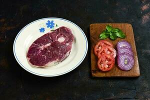 patagonia agnello carne presentata su il di legno tavolo, patagonia argentina. foto