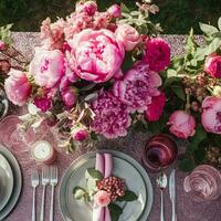 vacanza tavolozza, formale cena tavolo ambientazione, rosa peonia tavolo fuga con peonie decorazione per nozze festa e evento celebrazione, generativo ai foto