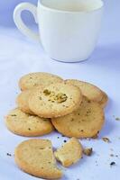 caffè tazza e arachide biscotti foto