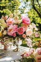 vacanza tavolozza, formale cena tavolo ambientazione, peonia fiori tavolo fuga con peonie decorazione per nozze festa e evento celebrazione, generativo ai foto