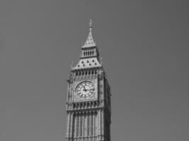 grande Ben a case di parlamento nel Londra foto