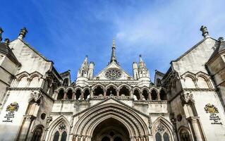 facciata di reale tribunali di giustizia su In piedi, Londra, UK foto