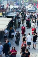 il medievale mercato di obidos, Portogallo è un evento di storico animazione Riempimento esso con colore, musica, odori e periodo costumi di il mezzo età foto