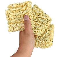 Questo è immediato tagliatelle, quale avere molti benefici e nutritivo soddisfare per incontrare cibo necessità. foto