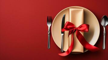 piatto con rosso tovagliolo e posate, minimo Natale tavolo ambientazione. ai generato foto