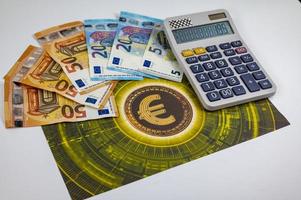 50 20 5 banconote in euro con simbolo dell'euro