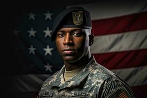 americano soldato nel uniforme in piedi alto e salutando, con il americano bandiera nel il sfondo. generativo ai foto