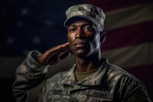 americano soldato nel uniforme in piedi alto e salutando, con il americano bandiera nel il sfondo. generativo ai foto