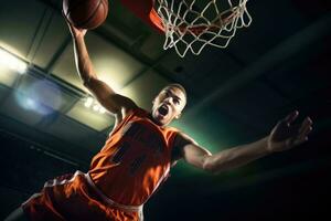 il lavoro di squadra e coordinazione di un' maschio pallacanestro giocatore come lui va per un' inzuppare durante un' gioco. generativo ai foto