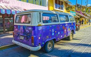 puerto escondido oaxaca Messico 2023 vecchio Vintage ▾ classico minibus furgoni trasportatori veicoli macchine nel Messico. foto