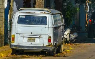 puerto escondido oaxaca Messico 2023 vecchio Vintage ▾ classico minibus furgoni trasportatori veicoli macchine nel Messico. foto