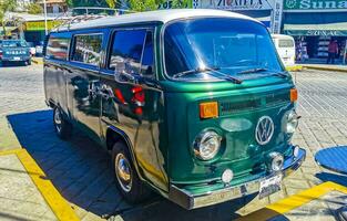 puerto escondido oaxaca Messico 2023 vecchio Vintage ▾ classico minibus furgoni trasportatori veicoli macchine nel Messico. foto