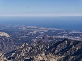 ottima vista sulle bellissime montagne seoraksan. Corea del Sud foto