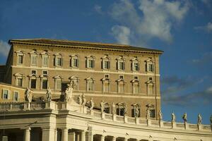 Bernini colonnato dettagli foto