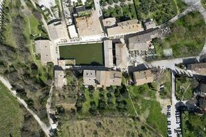 aereo Visualizza di il antico villaggio di bagno vignoni foto