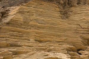 rocce e pietre erose dall'acqua e dal vento foto