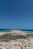 spiaggia di ses illetes a formentera, isole baleari in spagna. foto
