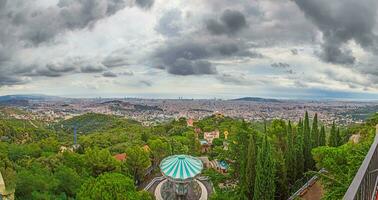 panoramico Visualizza al di sopra di Barcellona a partire dal tibidabo punto di vista foto