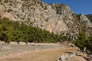 vista dello stadio di delfi, grecia foto