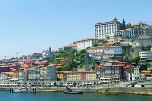 porto famoso storico città, Portogallo. architettura di vecchio cittadina. viaggio per ribeira e douro fiume. foto