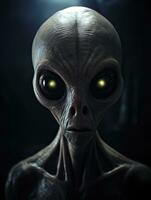 Immagine di un' spaventoso alieno con raggiante occhi foto