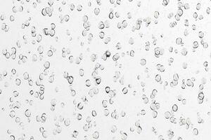 acqua goccioline condensazione gocce copertura rinfrescante bianca sfondo foto