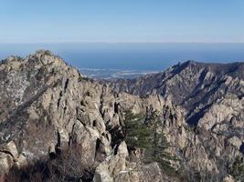 ottima vista sulle bellissime montagne seoraksan. Corea del Sud