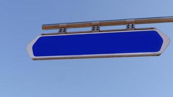 modello. cartello stradale blu con spazio vuoto e cielo su uno sfondo foto