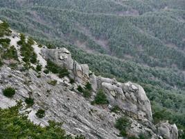 la vista sulle splendide montagne dall'alta vetta. parco nazionale di seoraksan. Corea del Sud foto